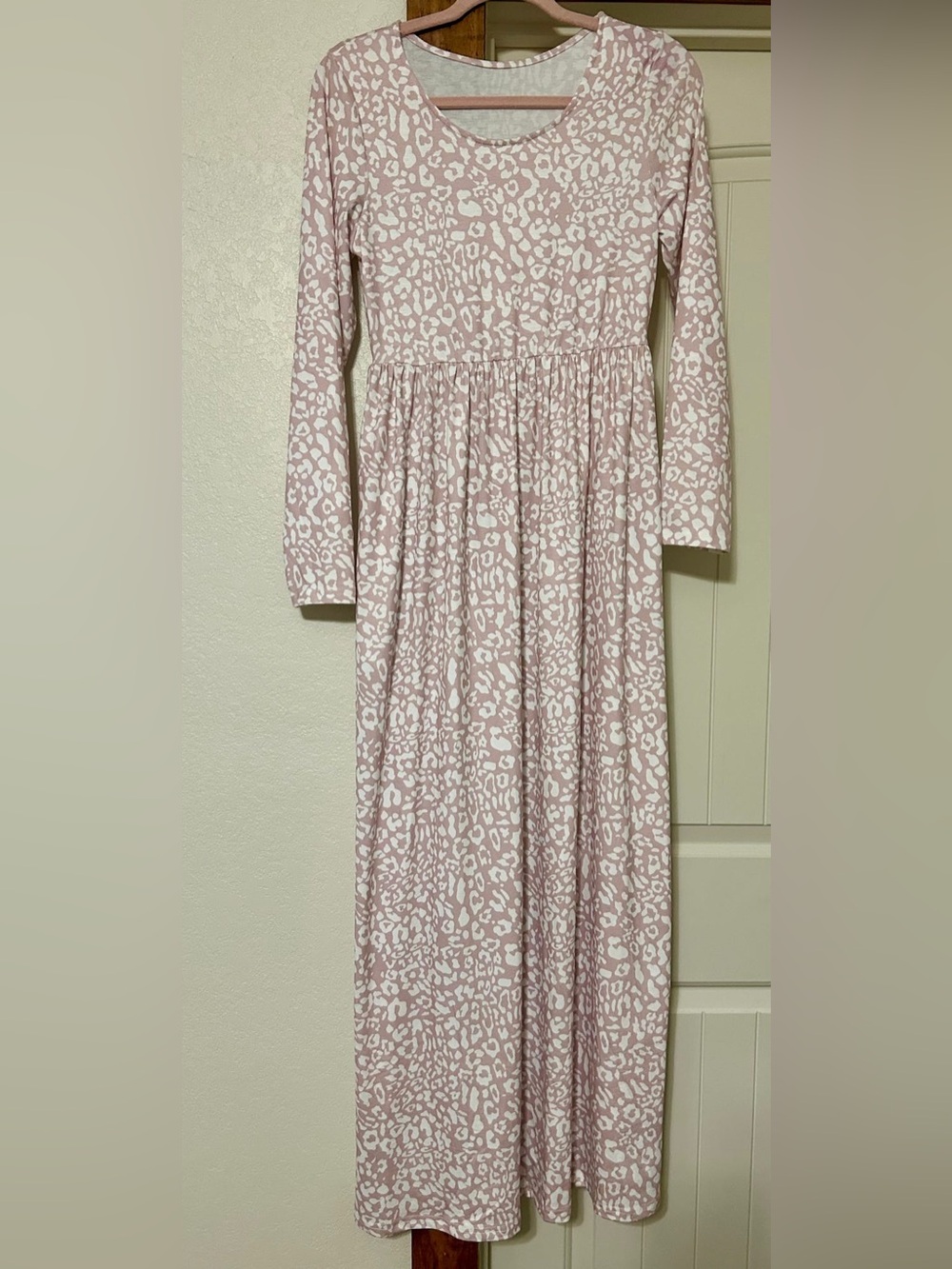 Long Sleeve Pink Leopard Print Maxi Dress